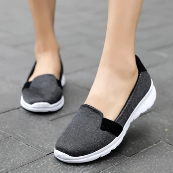 Женская обувь для ходьбы, легкие дышащие черные носки, лоферы для девочек на плоской подошве, парусиновые кроссовки большого размера 35-42