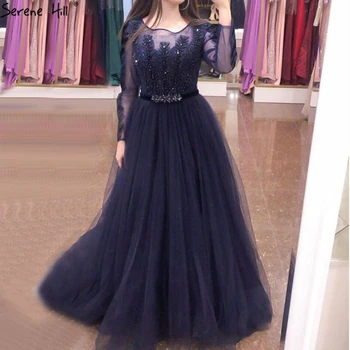 Темно-синие платья для выпускного вечера из тюля Трапециевидной формы с длинными рукавами и кристаллами, Роскошное вечернее платье Serene Hill 2023 BLA70280